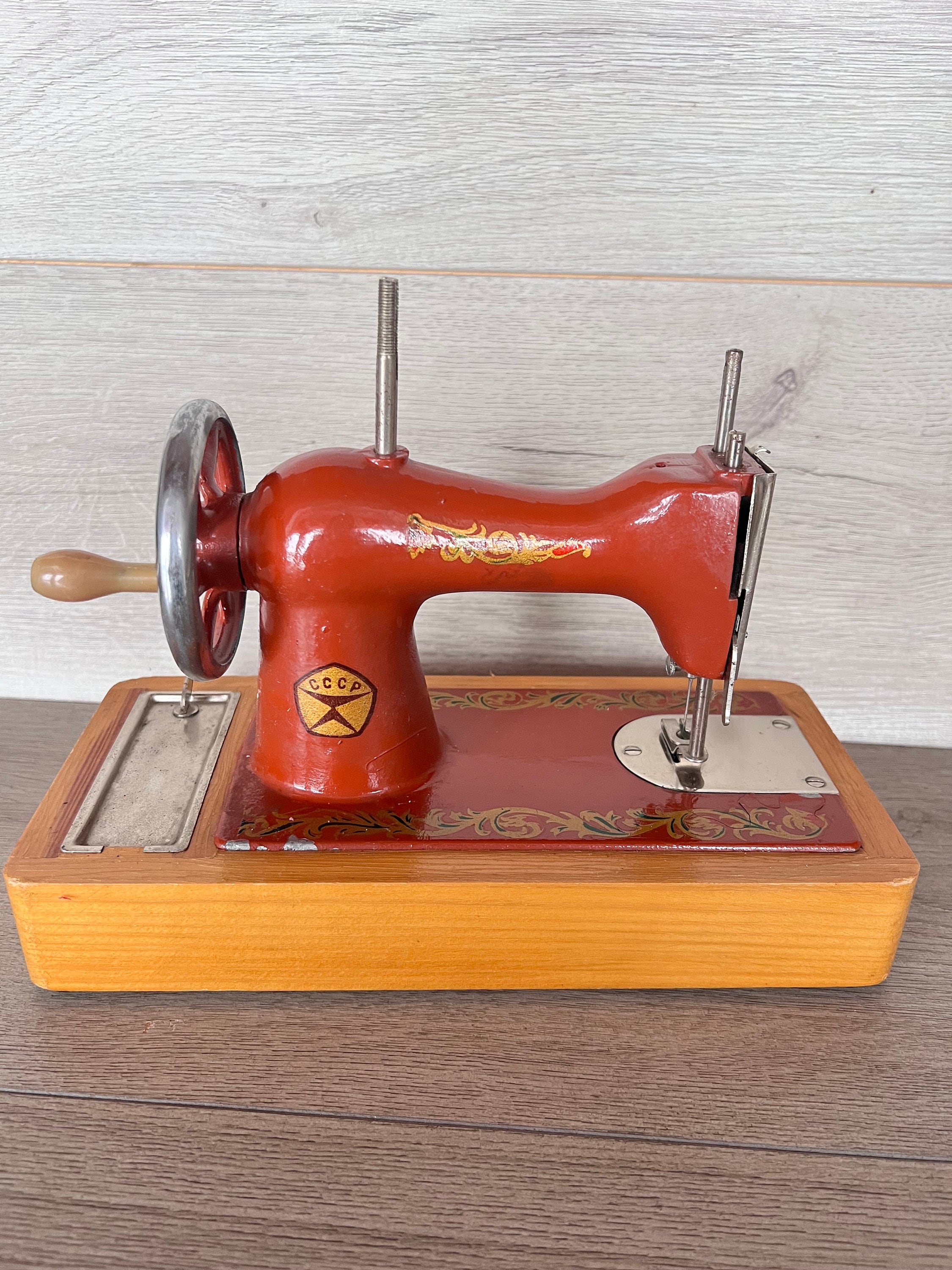 Vintage Sewing Goodies…  Kids sewing machine, Sewing machine, Vintage  sewing