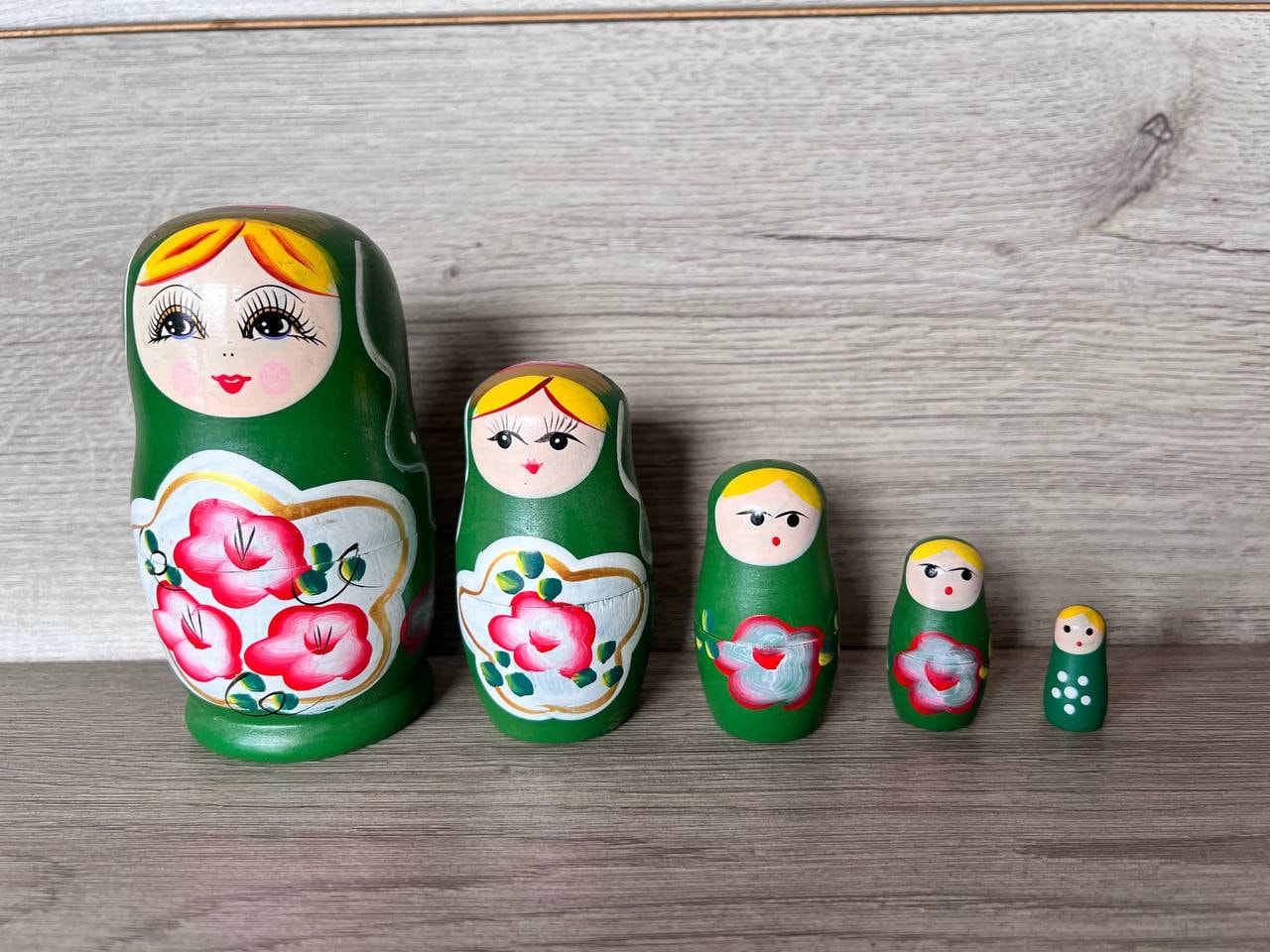 5 Poupées russes H14 peint main signé Matriochka Russian