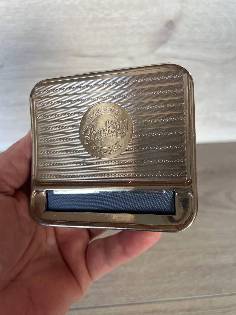 vintage cigarette rolling case Our featured estate pieces are paper cases that have been thoughtfully repurposed as lockets. Popular in the late 19th and early 20th centuries, these elegant, portable cases were originally Vintage Cigarette Rolling Machine, Tobacco