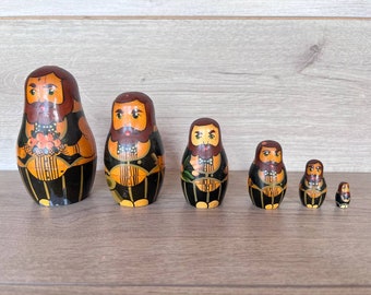 Nesting doll Russian matryoshka 6 dolls in 1 Nesting dolls Handmade wooden toy Wood dolls Vintage russian wood hand painted Matryoshka doll