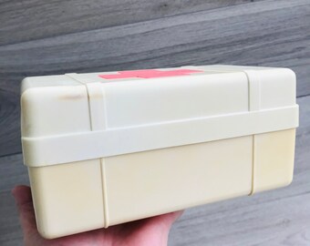 アメリカ 薬箱 ビンテージ ルームオーナメント Medicine box 工具箱にも！ ビンテージ救急箱 赤十字プラスチック箱 医療用ソビエト箱 薬箱