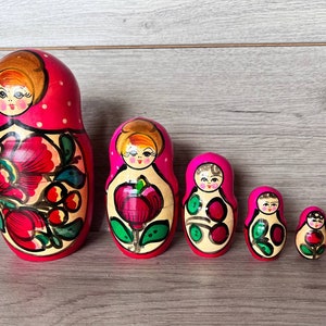 Nesting doll Russian matryoshka  6 dolls in 1 Nesting dolls Handmade wooden toy Wood dolls Vintage russian wood hand painted Matryoshka doll