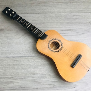 Vintage children&#39;s toy guitar Wooden toy stringed instrument Child&#39;s musical instrument guitar Retro mini russian musical instrument