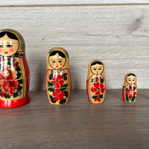 Nesting doll Russian matryoshka  5 dolls in 1 Nesting dolls Handmade wooden toy Wood dolls Vintage russian wood hand painted Matryoshka doll