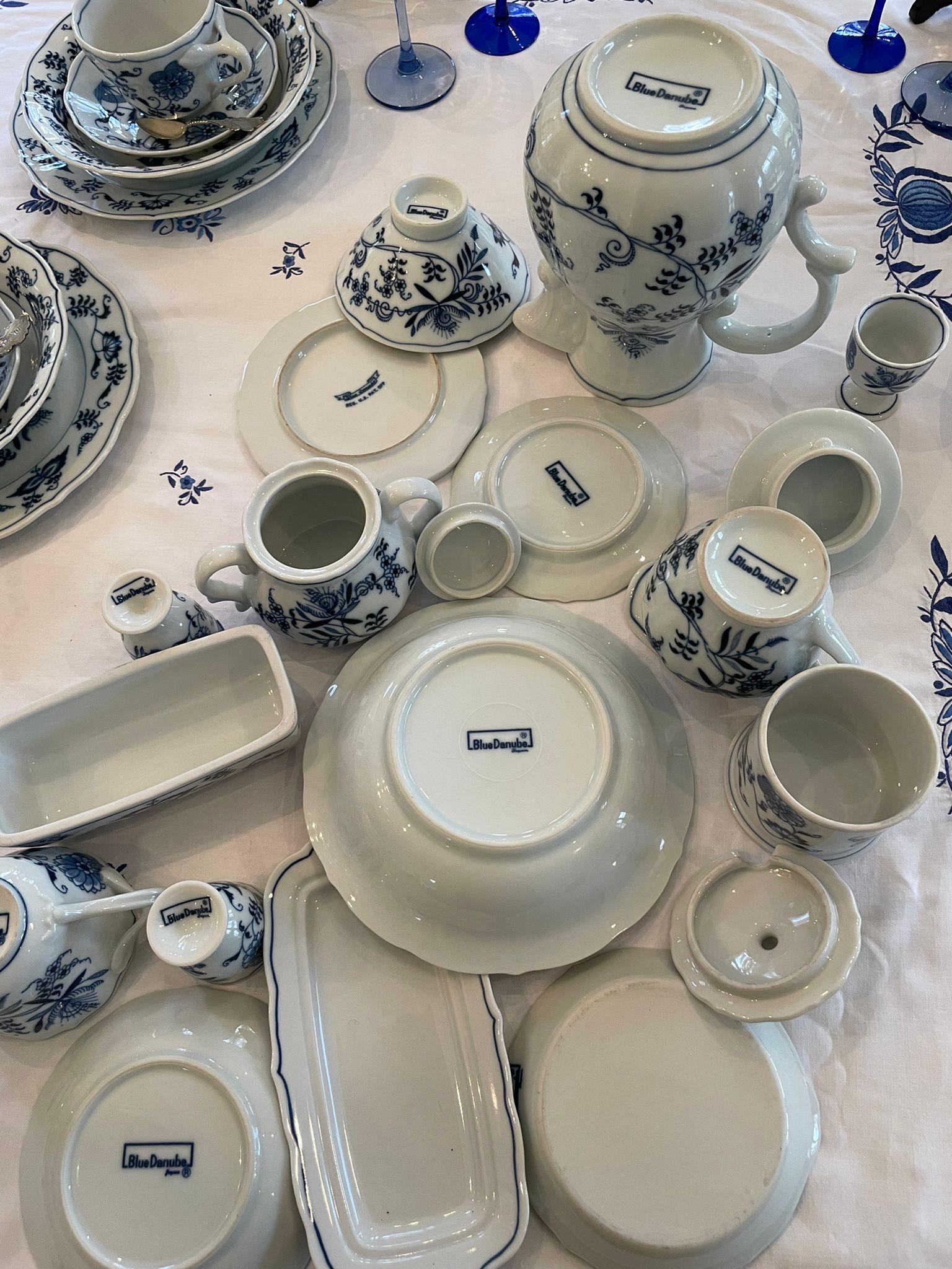 Blue Danube Porcelain Breakfast Set, Zwiebelmuster Onion Pattern