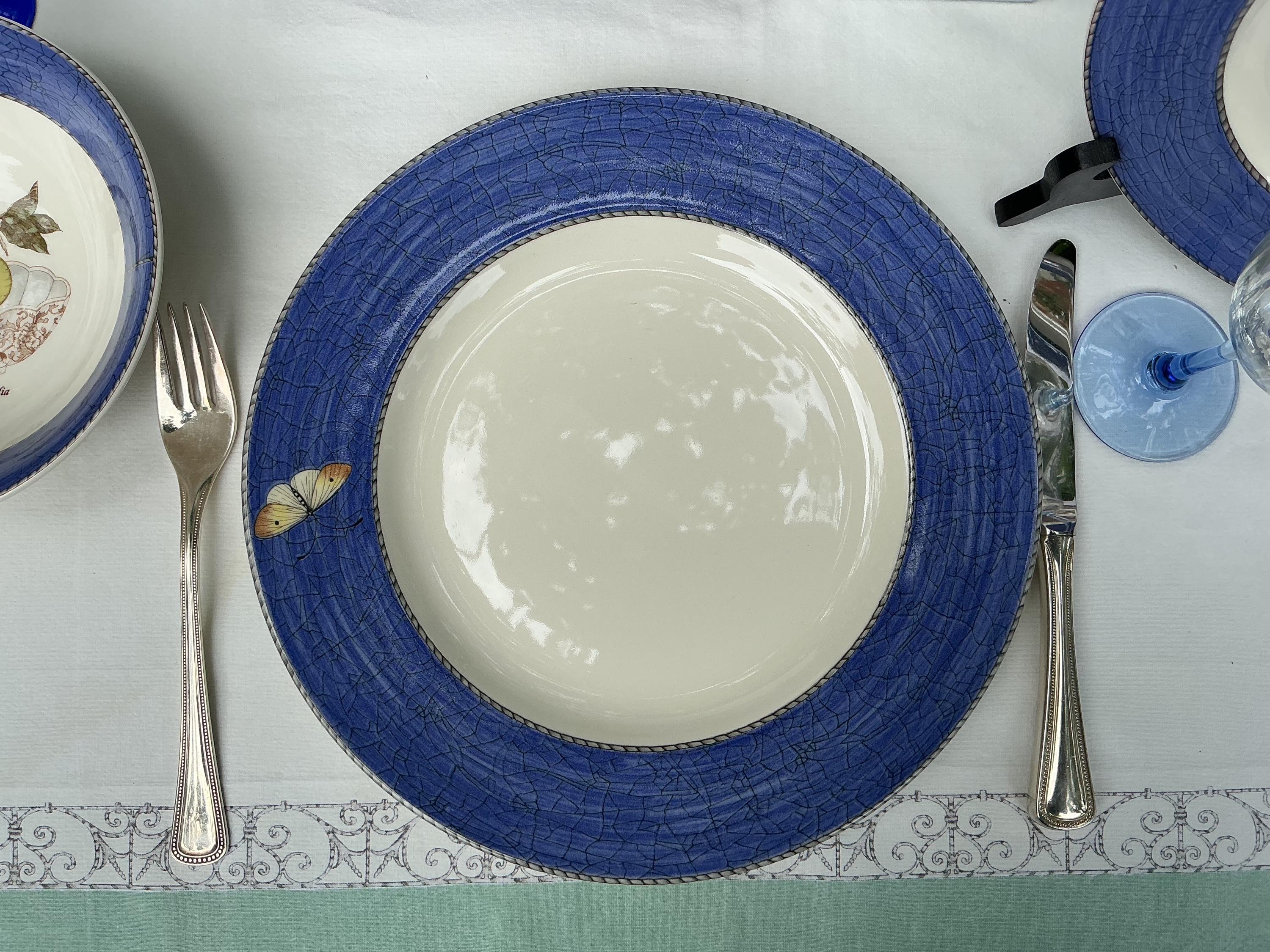 Wedgwood Sarah's Garden Dinnerware Set - Blue Floral Queensware