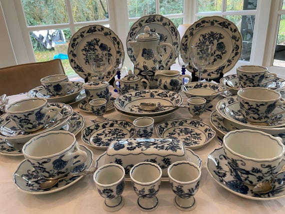 Blue Danube Porcelain Breakfast Set, Zwiebelmuster Onion Pattern