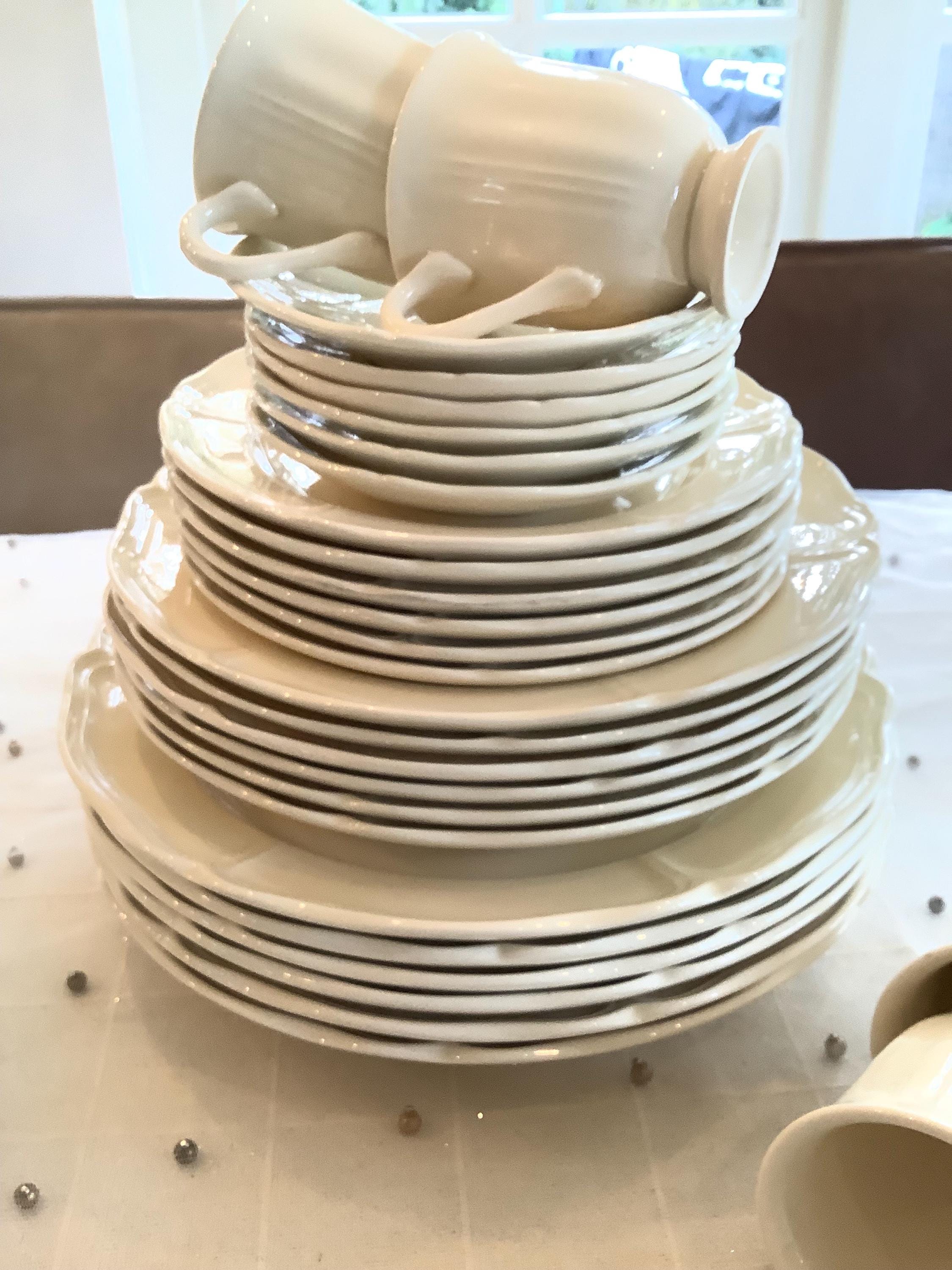 Wedgwood Queens Plain Dinner and Coffee Service, 6 Place Settings