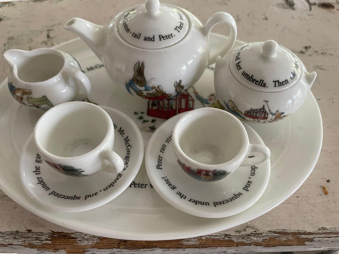 ウェッジウッド ピーターラビット ミニチュア ティー/コーヒーセット