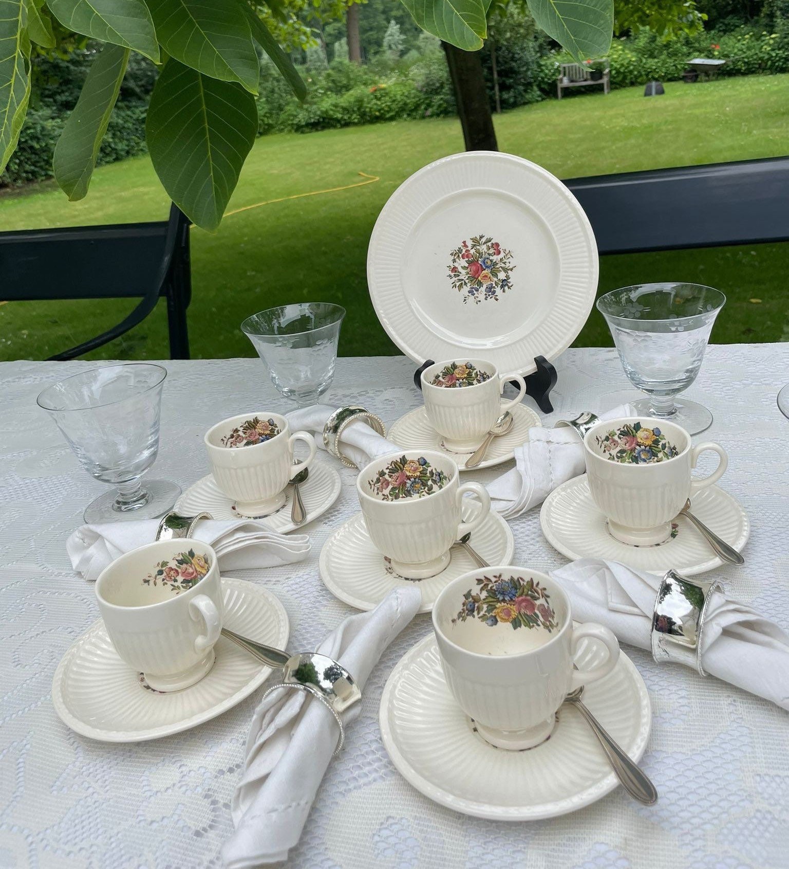 Wedgwood Conway, 6 Espresso Cups and Presentation Plate, Gift for