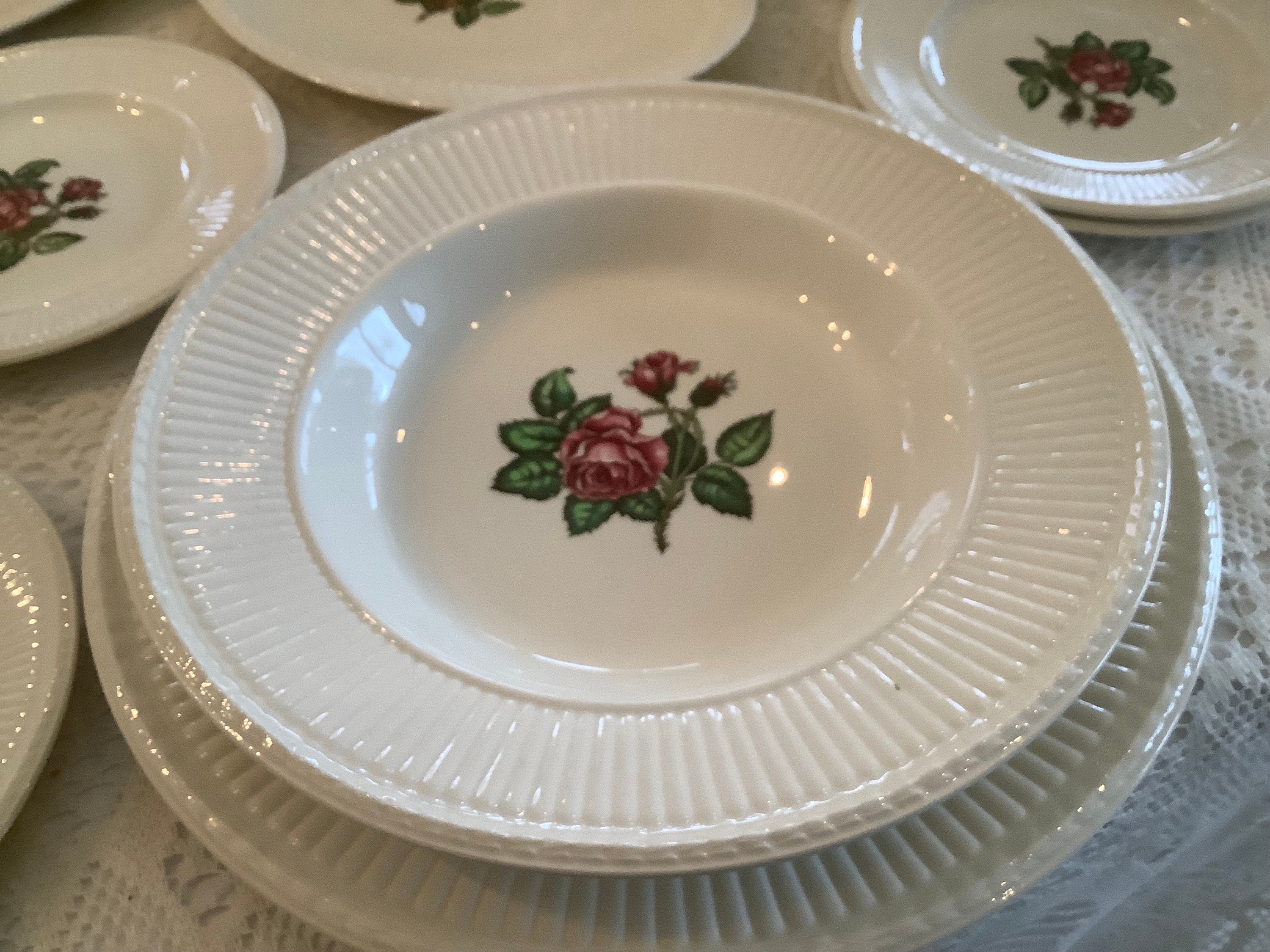 Wedgwood Moss Rose Dinner Set for 6 Place Settings, Wedding Gift