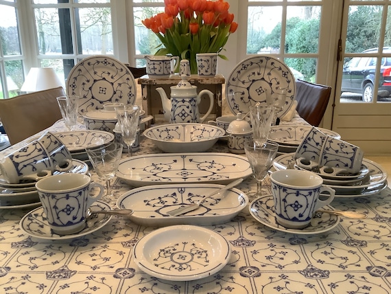 Vintage Jäger Eisenberg Blau Saks Porzellan-Essservice, 37-teilig, deutsches blau-weißes Service