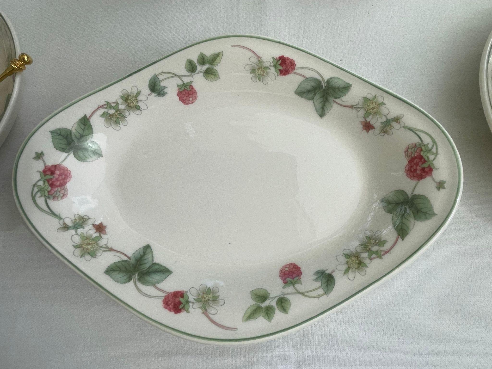 Wedgwood Queensware Raspberry Wedgwood Raspberry, Tea Set for 6 Place Settings, Collector’s Item ...