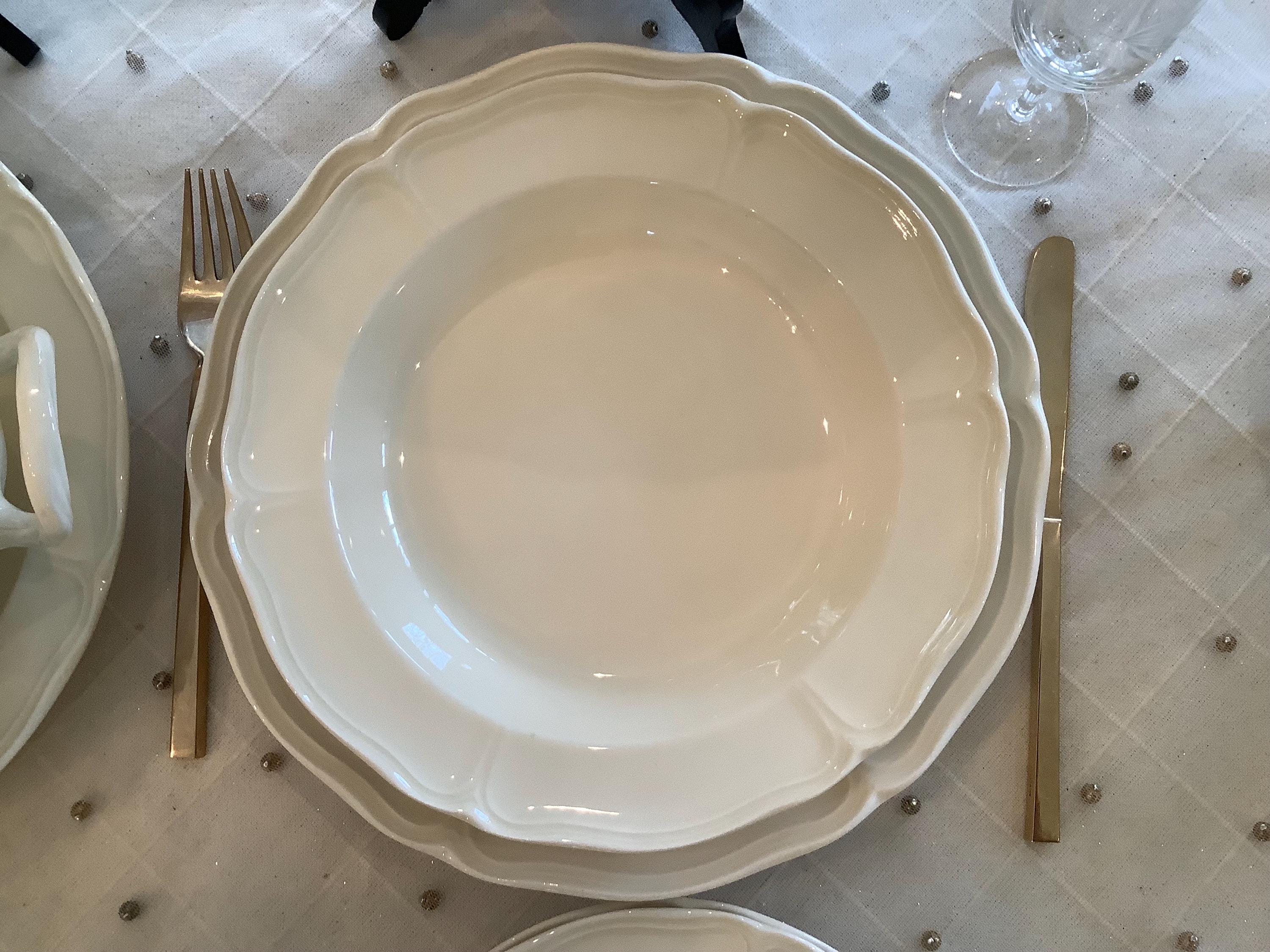 Wedgwood Queens Plain Dinner and Coffee Service, 6 Place Settings Wedgwood Queens Plain Dinner and Coffee Service, 6 Place Settings