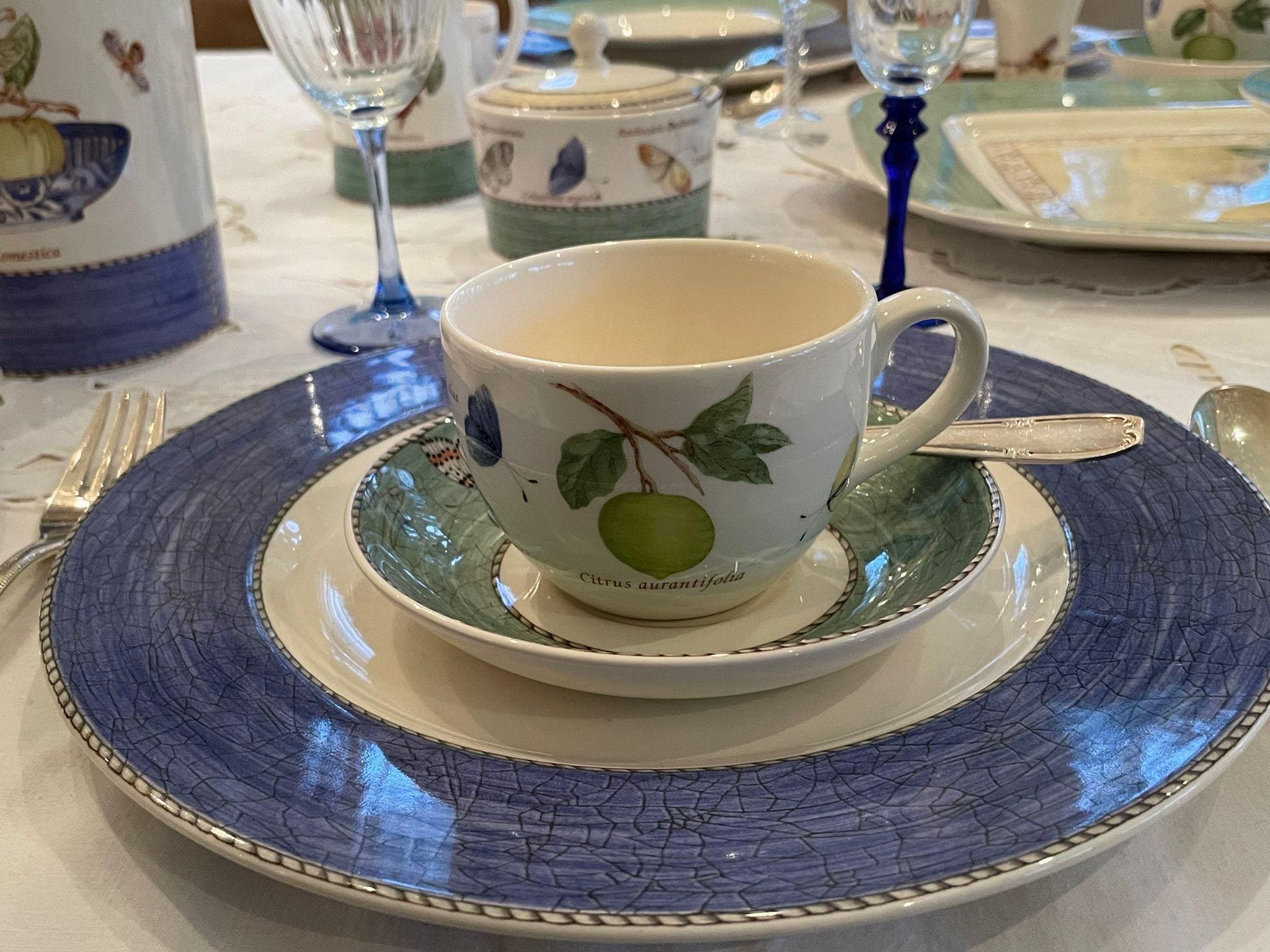 Wedgwood Sarah's Garden Dinnerware, 4 Place Settings, Floral Print