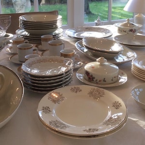 Mismatched Pirken Hammer, Wedgwood, Mosa, Artzberg and Bavaria breakfast and dinner service, 58 pieces, FREE SHIPPING, wedding gift