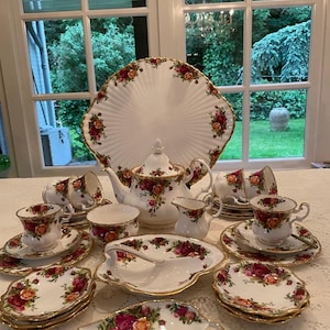 Royal Albert Old Country Roses tea service, FREE SHIPPING, wedding gift, anniversary gift