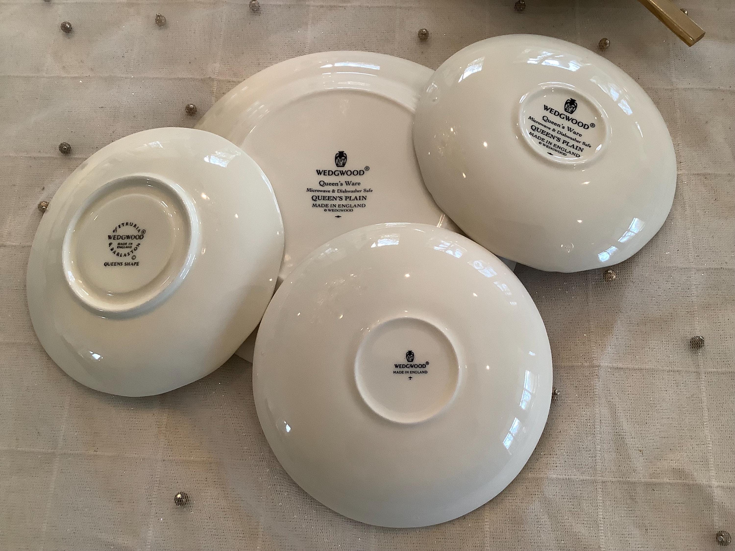 Wedgwood Queens Plain Dinner and Coffee Service, 6 Place Settings