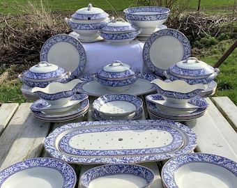 Antiek blauw wit Wedgwood Hawthorn dinerservies, 44 delig voor 14 personen, huwelijkscadeau, bruidsdouche cadeau
