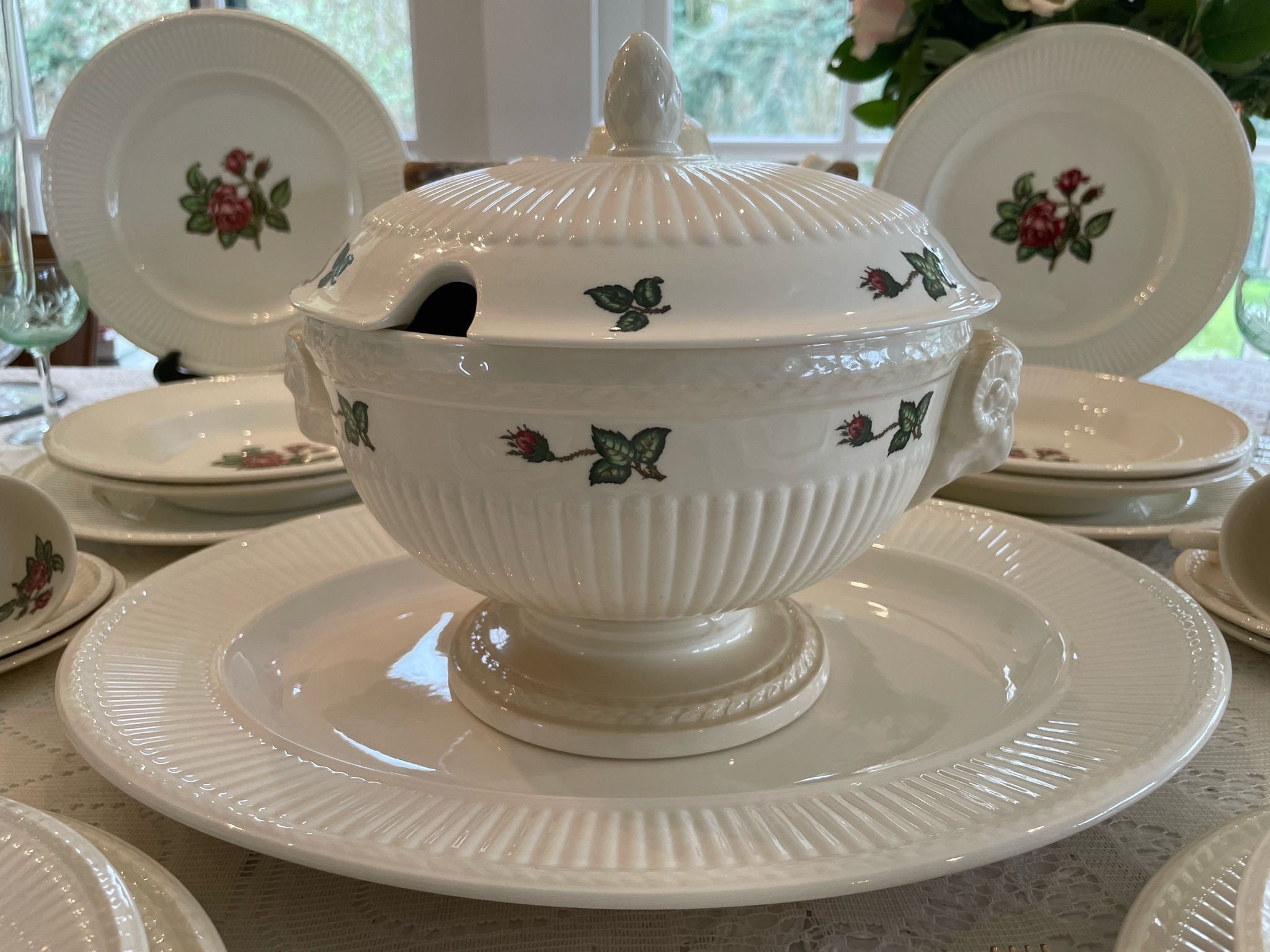 Vintage Wedgwood Moss Rose Dinnerware, 42-piece Set, Edme Ribbed