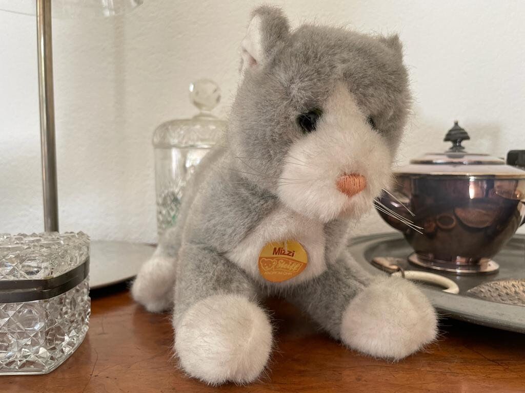Steiff cat Mizzi 2720/22, collector’s item, gift for her