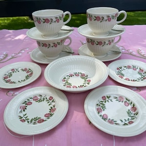 Wedgwood Rosalind Cappuccino oder Tee Service, 13 Teile KOSTENLOSER VERSAND, Geburtstagsgeschenk, Geschenk für Sie