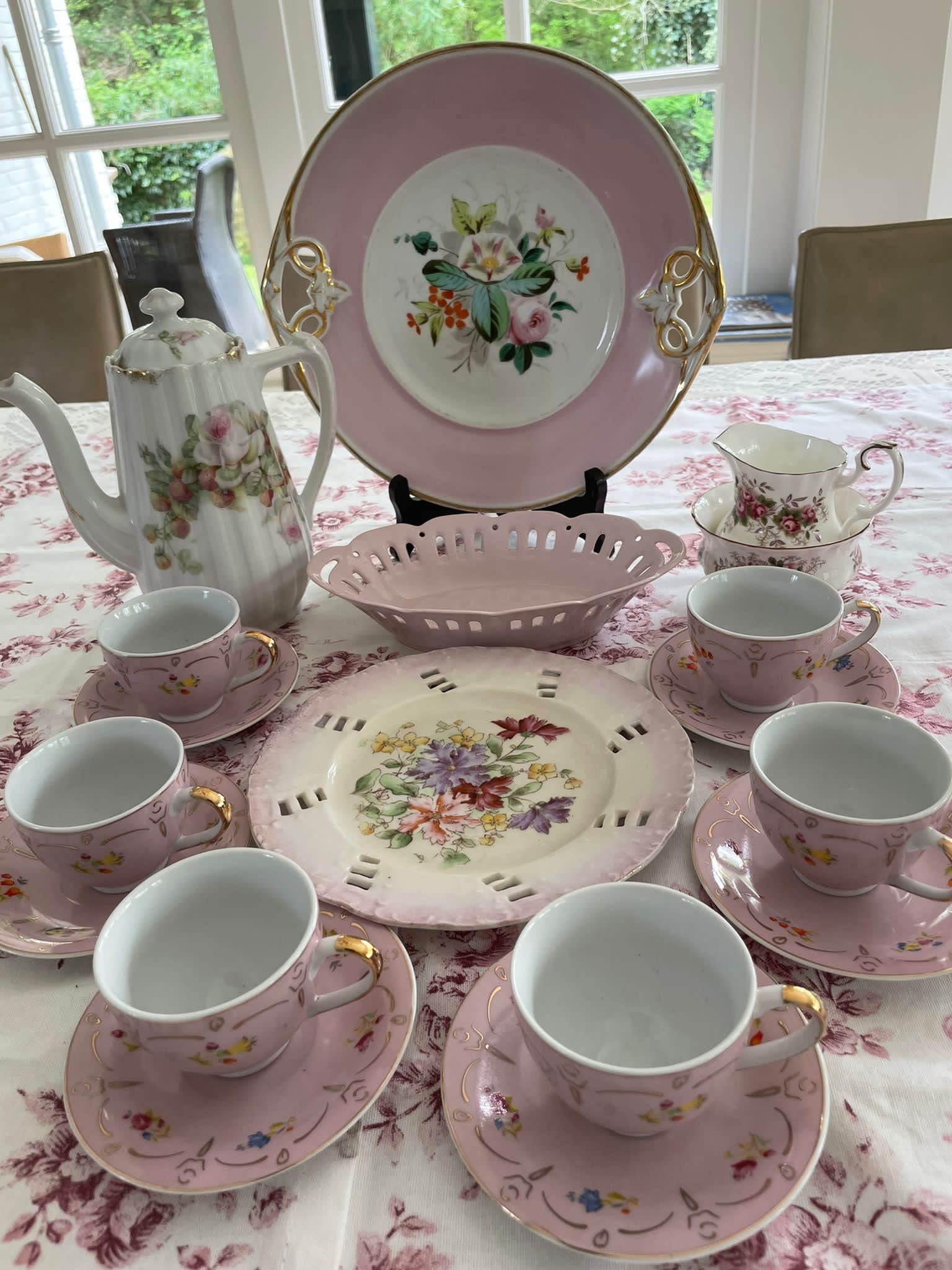Vintage Mismatched Porcelain Tea Set, Pink Floral, Gold Trim, 18-piece ...