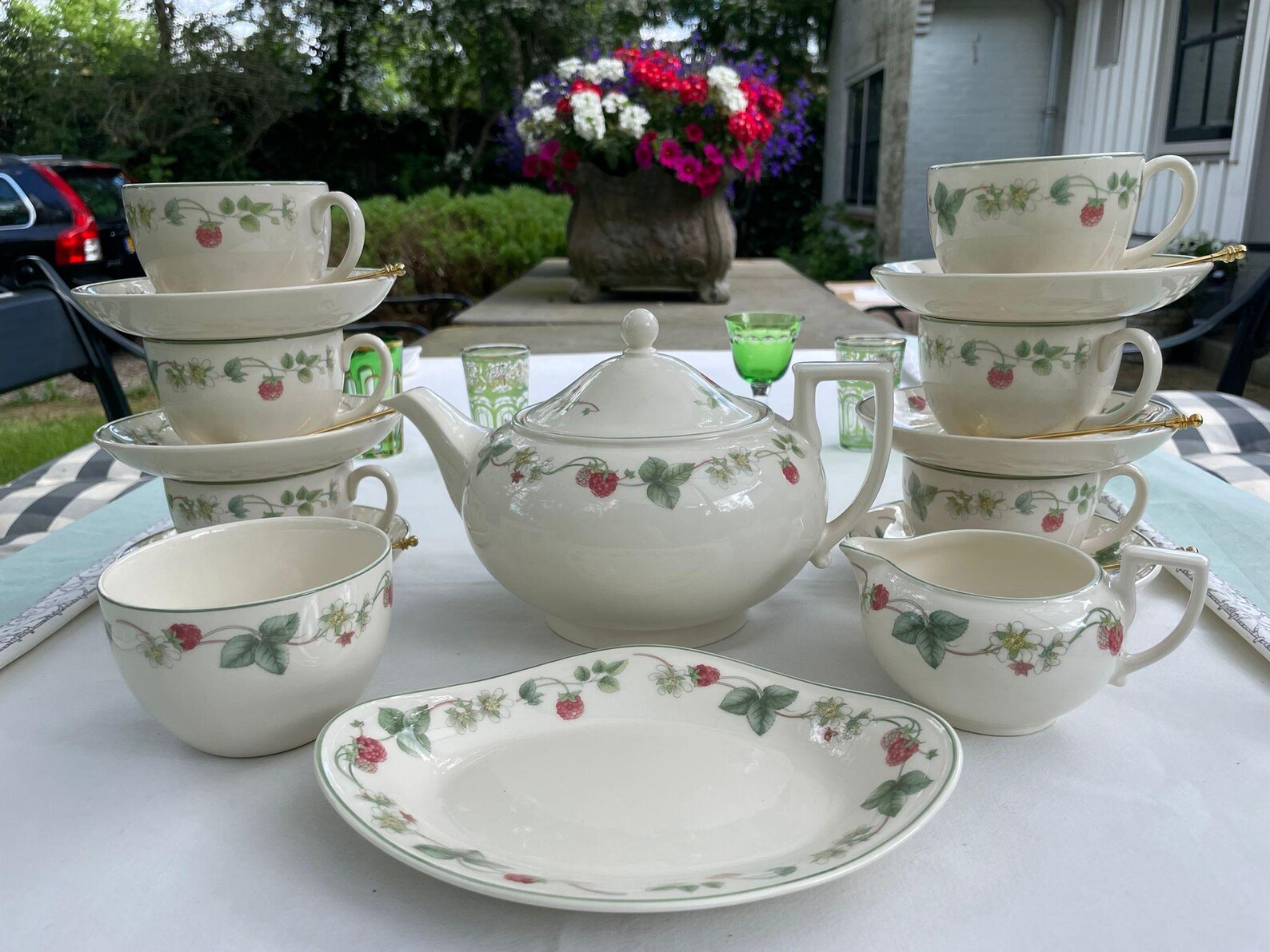 Wedgwood Queensware Raspberry Wedgwood Raspberry, Tea Set for 6 Place Settings, Collector’s Item ...