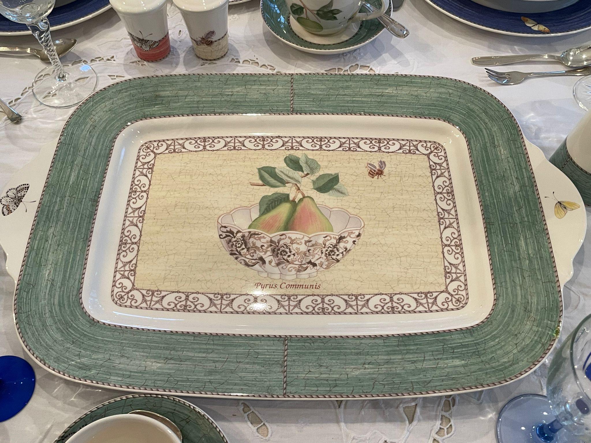 Wedgwood Sarah's Garden Dinnerware, 4 Place Settings, Floral Print