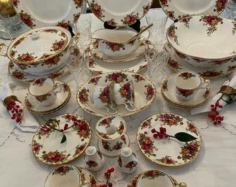 Royal Albert Old Country Roses dinner service, FREE SHIPPING, wedding gift, anniversary gift