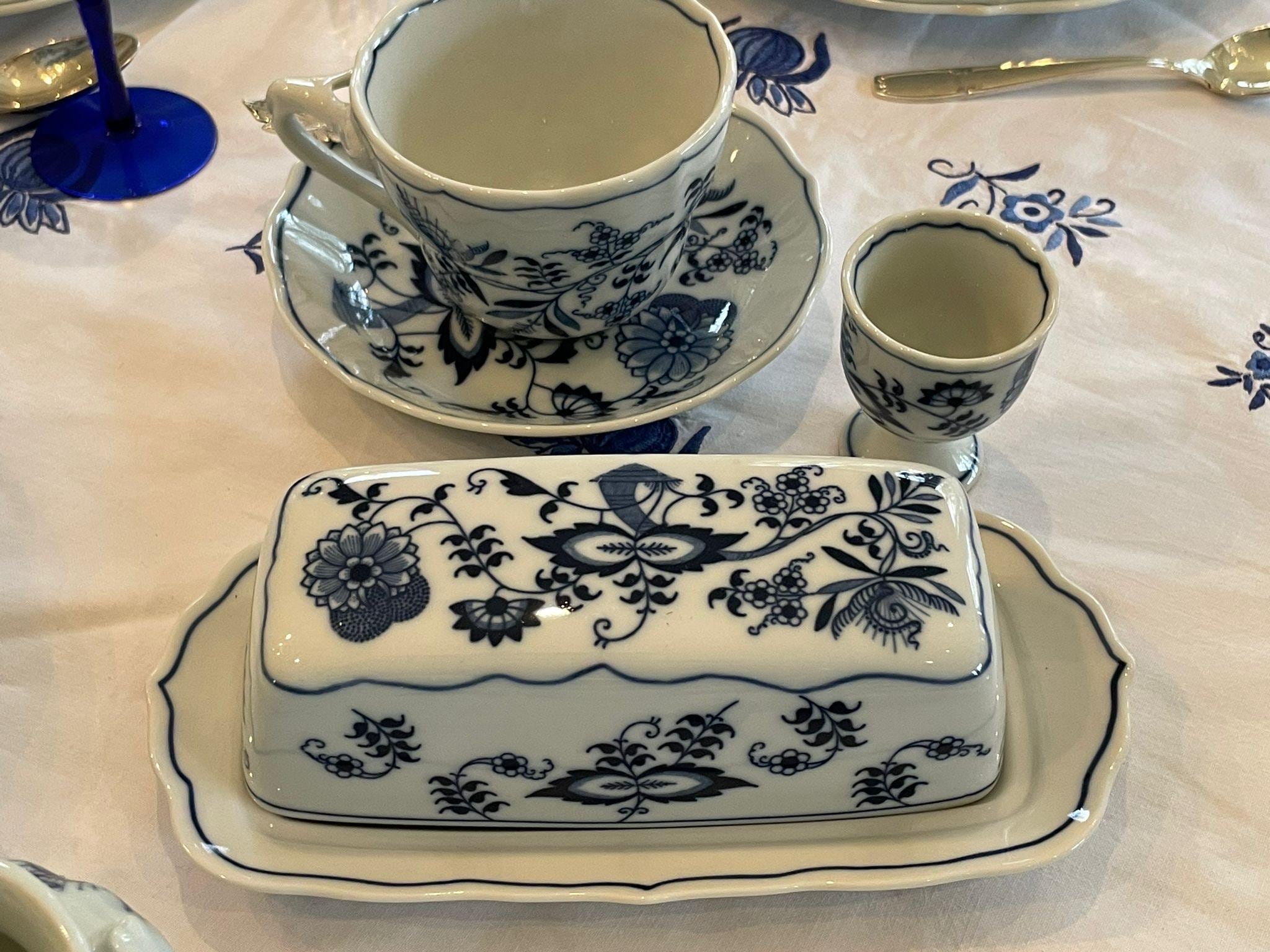 Blue Danube Porcelain Breakfast Set, Zwiebelmuster Onion Pattern