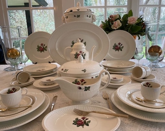 Wedgwood Moss Rose dinner service, FREE SHIPPING, 42 pieces, wedding gift, bridal shower gift