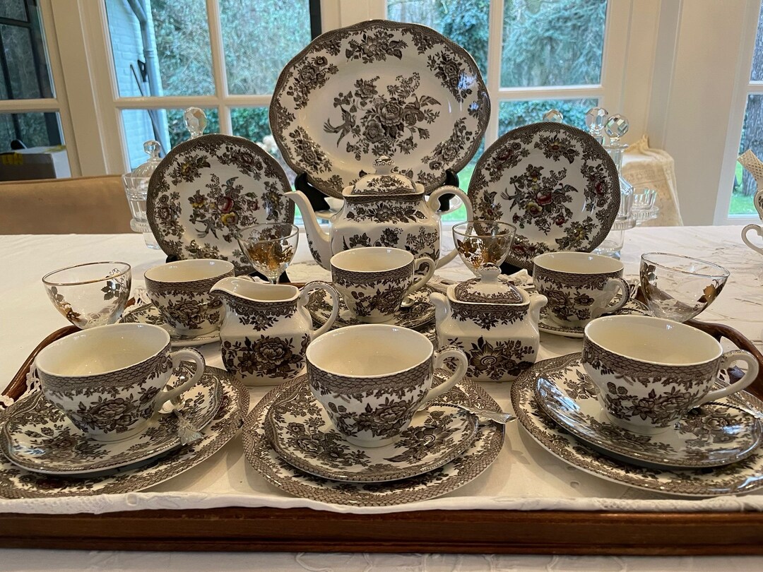 Service à Dessert Wedgwood Asiatic Pheasant – 13 Pièces, Faïence Rose, Floral Années 1920-40