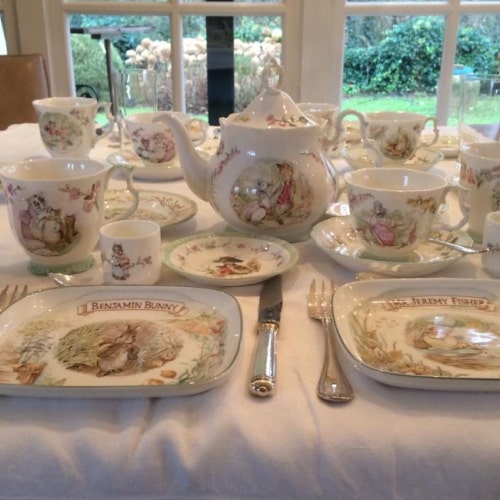 ウェッジウッド ピーターラビット ミニチュア ティー/コーヒーセット