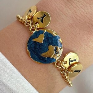 Pulsera con inicial del mundo, pulsera de la Tierra, pulsera de viaje, pulsera de la amistad, regalo para ella, pulsera con mapa del mundo, pulseras con letras de regalo