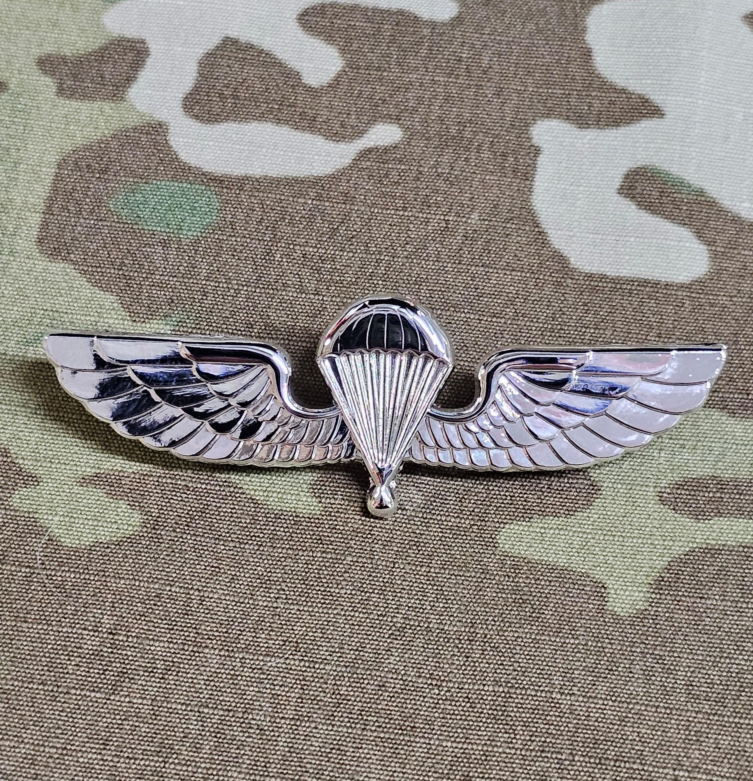 Greek / Greece Parachutist Paratrooper Jump Wings Metal Badge