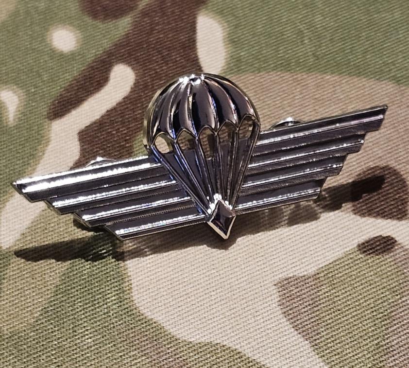 Parachute badge - Etsy 日本
