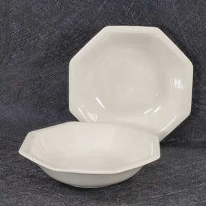 Set of 2 Vintage Johnson Bros Heritage Berry Dessert Sauce Bowls 5 1/2&quot; Ironstone