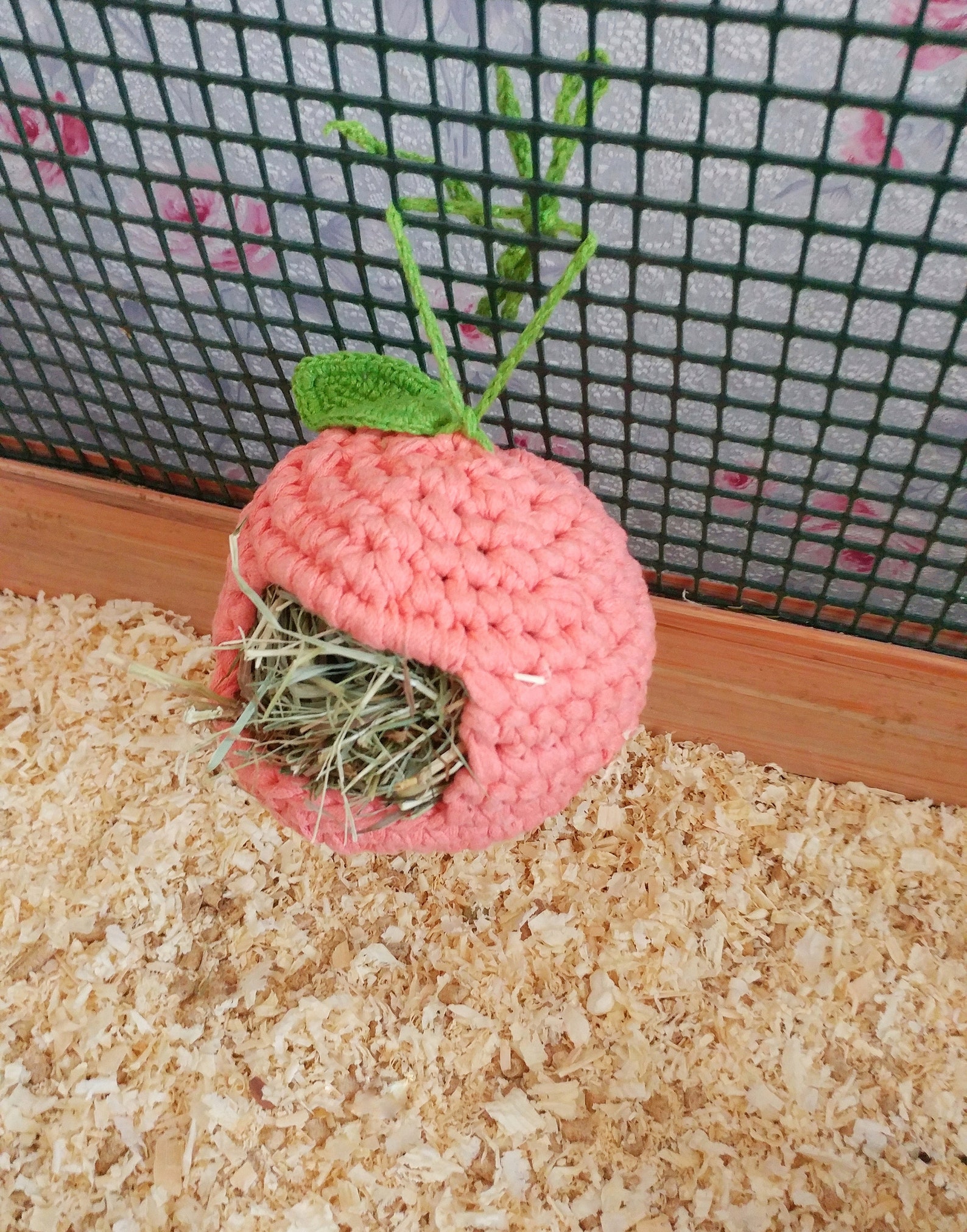 Guinea pig hay feeder. Guinea pig apple hay bag. Small pet Etsy