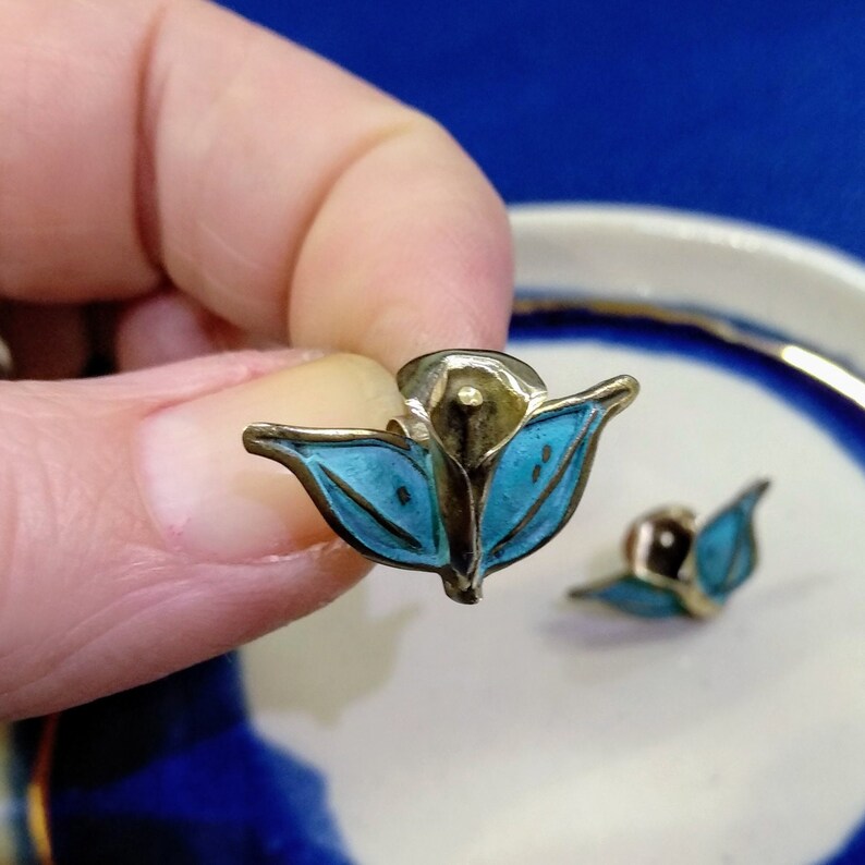 handmade  Calla Lily flower earrings in bronze