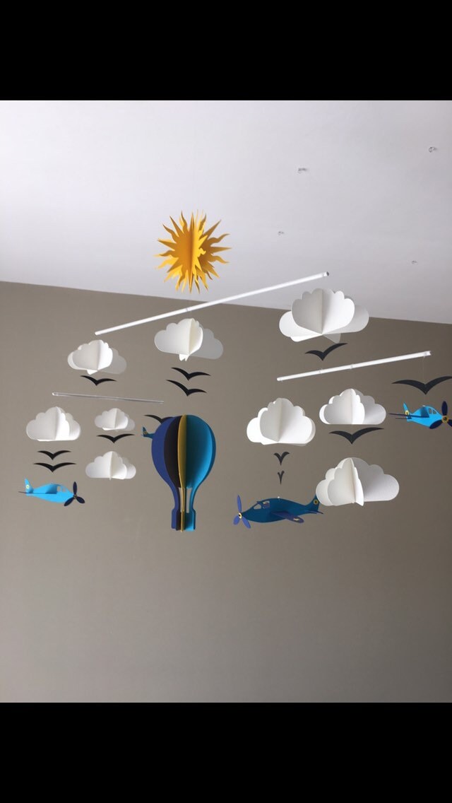 Mobile Bébé Montessori Cinétique Avion et Montgolfière Bleues Jaune