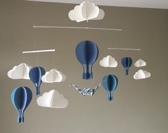 Mobile bébé cinétique  montgolfières origami bleu gris nuages blanc