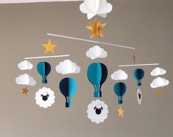 Mobile bébé montessori montgolfière moutons étoiles nuages bleu