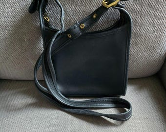 COACH Vintage Sonoma Pocket Zip Crossbody Bag in Navy Blue Pebbled