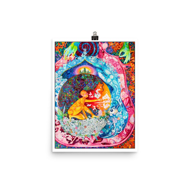 Puede incluir: Una pintura abstracta colorida que representa una figura humana que se acerca a un p&aacute;jaro blanco. La pintura est&aacute; llena de patrones en espiral y colores vibrantes, incluyendo rojo, naranja, amarillo, verde, azul y morado.