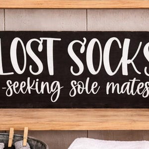 Lost Socks Farmhouse Laundry Room Sign – Seeking Sole Mates Wood Decor
