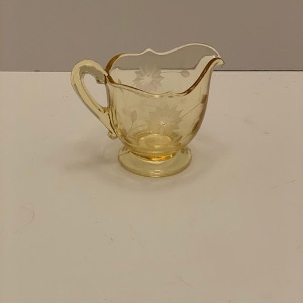 Creamer Jubilee Yellow by LANCASTER 3.25"