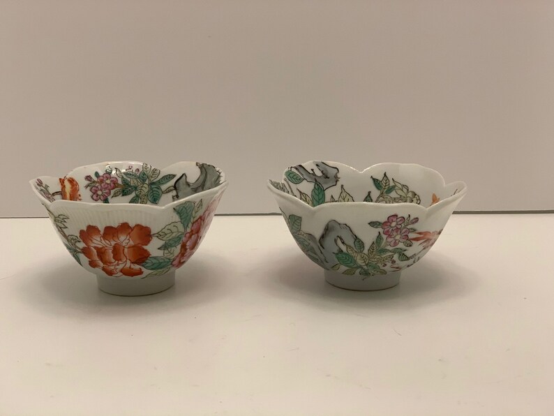 Vintage Handpainted Chinese Porcelain Bowl Made in Macaulotus Shape