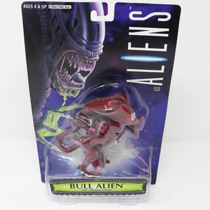 Vintage 1996 90s Kenner Aliens Bull Alien Action Figure MOC Carded Rare