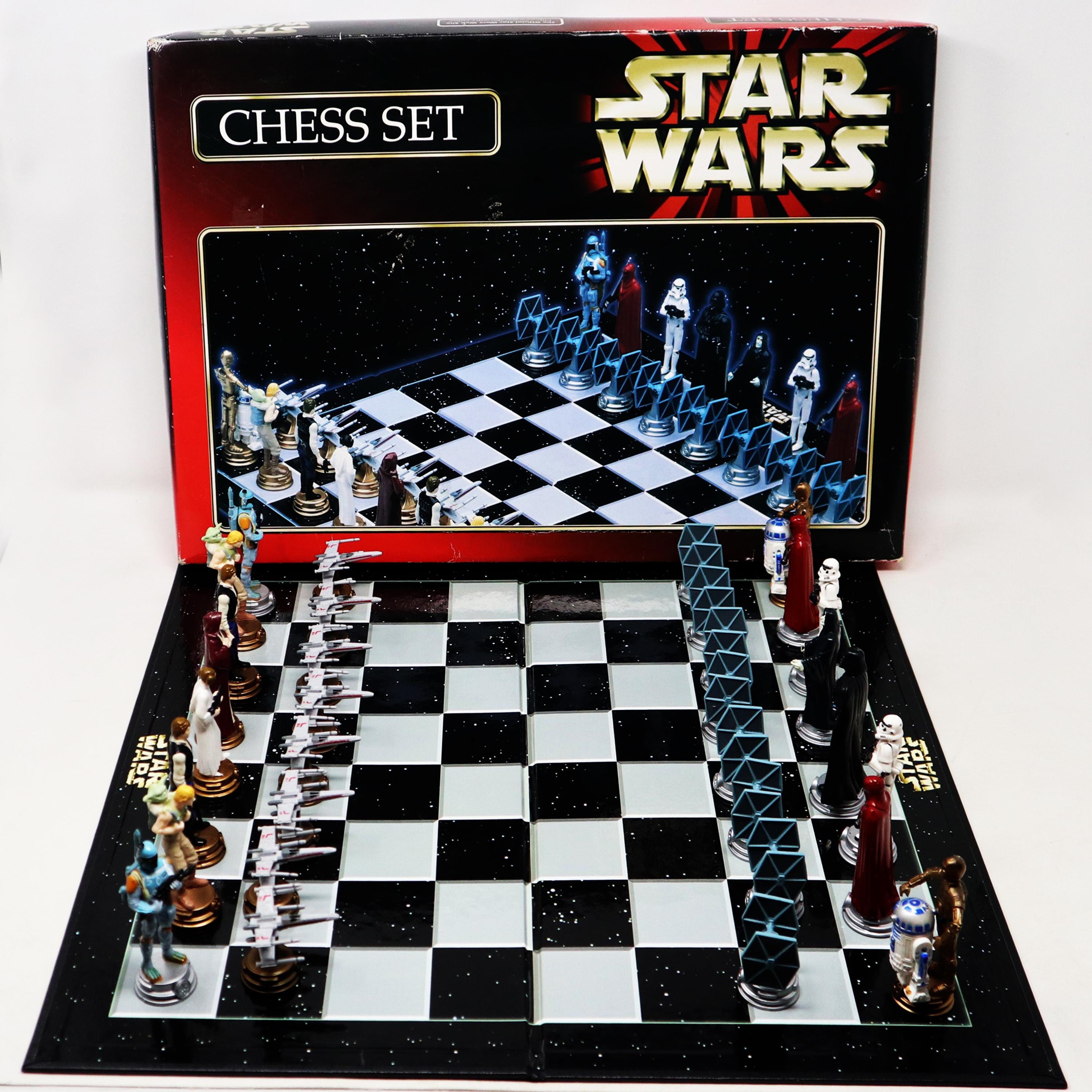 Vintage 1999 90s Character Games Star Wars Collector's 3D Chess